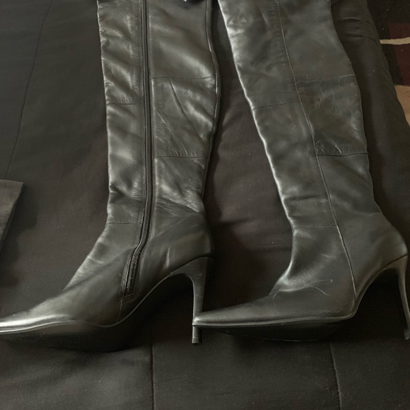 Black Leather thigh high boots - Picture 2 of 5